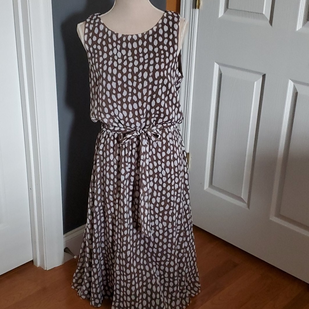 Sleeveless dress